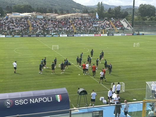 RILEGGI LIVE Castel di Sangro Day 9, partitine a tema: Osimhen e Kvara in palestra- immagine 3