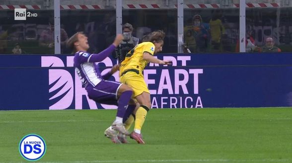 Bergonzi: “Al minuto 27′ un giocatore del Milan mette in soggezione il direttore di gara”- immagine 2