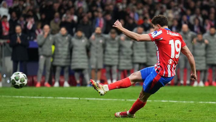 VIDEO / Fine delle polemiche: la Uefa diffonde il video che chiarisce il doppio tocco di Alvarez - immagine 1