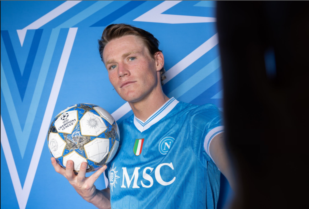 McTominay posa per la Champions League: sale l’attesa per il debutto! – GALLERY - immagine 3