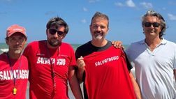 Stramaccioni si travesta da eroe: in vacanza salva due ragazze in mare