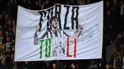 VIDEO Newcastle: cori e striscioni per Sandro Tonali, coinvolto nel caso scommesse