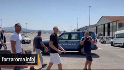 VIDEO – L’arrivo di Dovbyk a Roma. Il saluto del bomber ai suoi nuovi tifosi