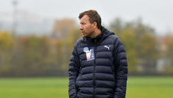 Allenatore filma le sue calciatrici di nascosto: la FIFPRO reclama severità