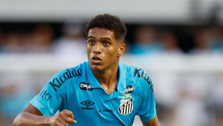 Milan, sfuma Souza del Santos: secondo Romano domenica sarà a Londra