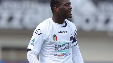 LA SPEZIA, ITALY - MARCH 05: Emmanuel Quartasin Gyasi of Spezia Calcio reacts during the Serie A match between Spezia Calcio and Hellas Verona at Stadio Alberto Picco on March 5, 2023 in La Spezia, Italy. (Photo by Gabriele Maltinti/Getty Images)