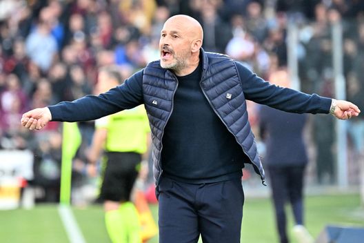 SALERNO, ITALY - APRIL 21: Vincenzo Italiano ACF Fiorentina head coach during the Serie A TIM match between US Salernitana and ACF Fiorentina at Stadio Arechi on April 21, 2024 in Salerno, Italy. (Photo by Francesco Pecoraro/Getty Images) (Photo by Francesco Pecoraro/Getty Images)