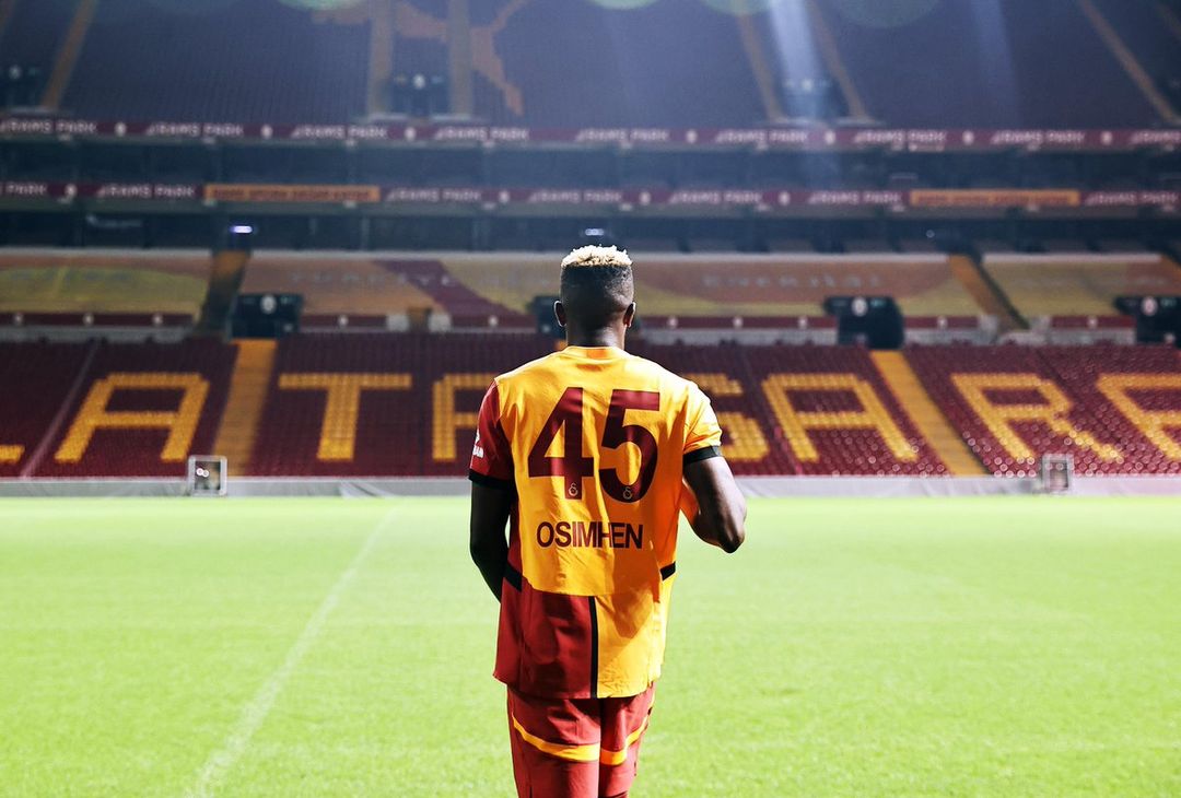 GALLERY Osimhen per la prima volta in campo con la maglia del Galatasaray: le foto - immagine 6