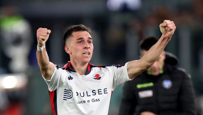 ROME, ITALY - JANUARY 17: Patrizio Masini of Genoa celebrates scoring his team's first goal during the Serie A match between AS Roma and Genoa at Stadio Olimpico on January 17, 2025 in Rome, Italy. (Photo by Paolo Bruno/Getty Images) Genoa, Masini: “Il gol emozione indescrivibile. La Roma ha fatto una grande gara” - immagine 1
