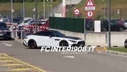 VIDEO FCIN1908 / Inter, l’arrivo di Arnautovic a Malpensa con la sua AMG GT Mansory