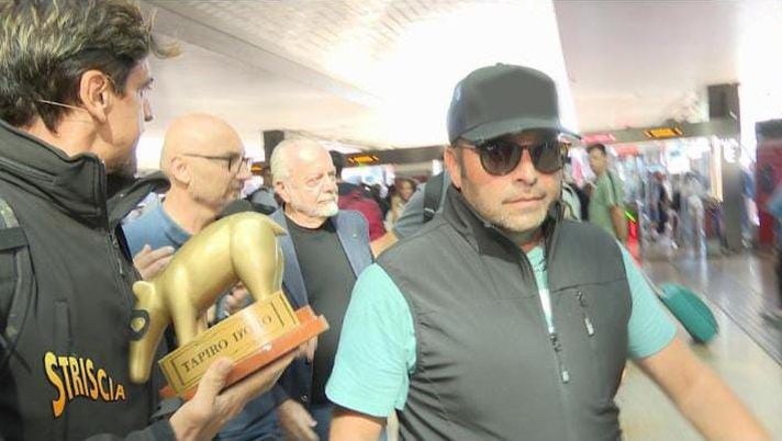 VIDEO Tapiro d’oro a De Laurentiis: la reazione del patron azzurro - immagine 1