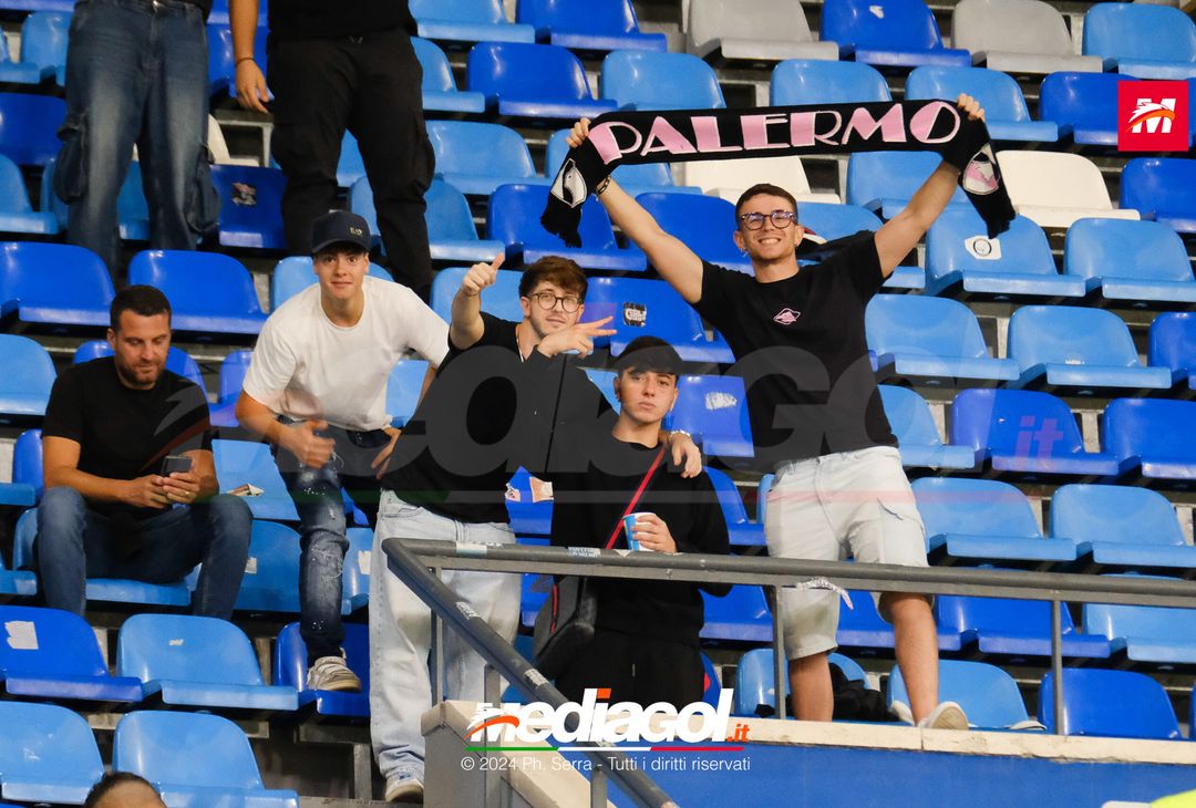 FOTOTIFO Napoli-Palermo 5-0, gli scatti ai tifosi al “Maradona” (GALLERY) - immagine 10
