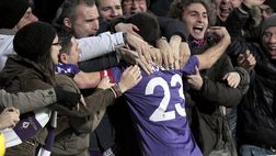 Pasqual dona alla Fiorentina la maglia dell’esordio e commenta: “Che ricordi!”