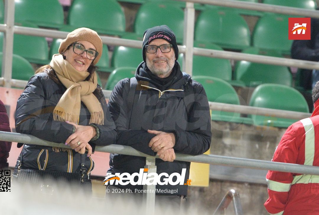 FOTOTIFO Palermo-Bari 3-0, gli scatti ai tifosi al “Renzo Barbera” (GALLERY) - immagine 65