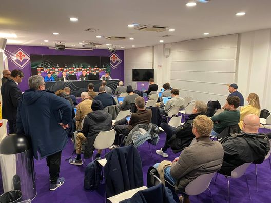 FOTO VN – Non solo i tifosi: anche la sala stampa del Franchi invasa dai belgi! - immagine 1