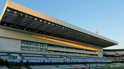 Gremio in crisi, e non può nemmeno giocare il derby nel suo stadio: chiesti i danni