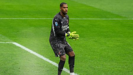 MILAN, ITALY - APRIL 20: Mike Maignan Goalkeeper of AC Milan in action during the Serie A match between AC Milan and Atalanta at Stadio Giuseppe Meazza on April 20, 2025 in Milan, Italy. (Photo by Sara Cavallini/AC Milan via Getty Images)