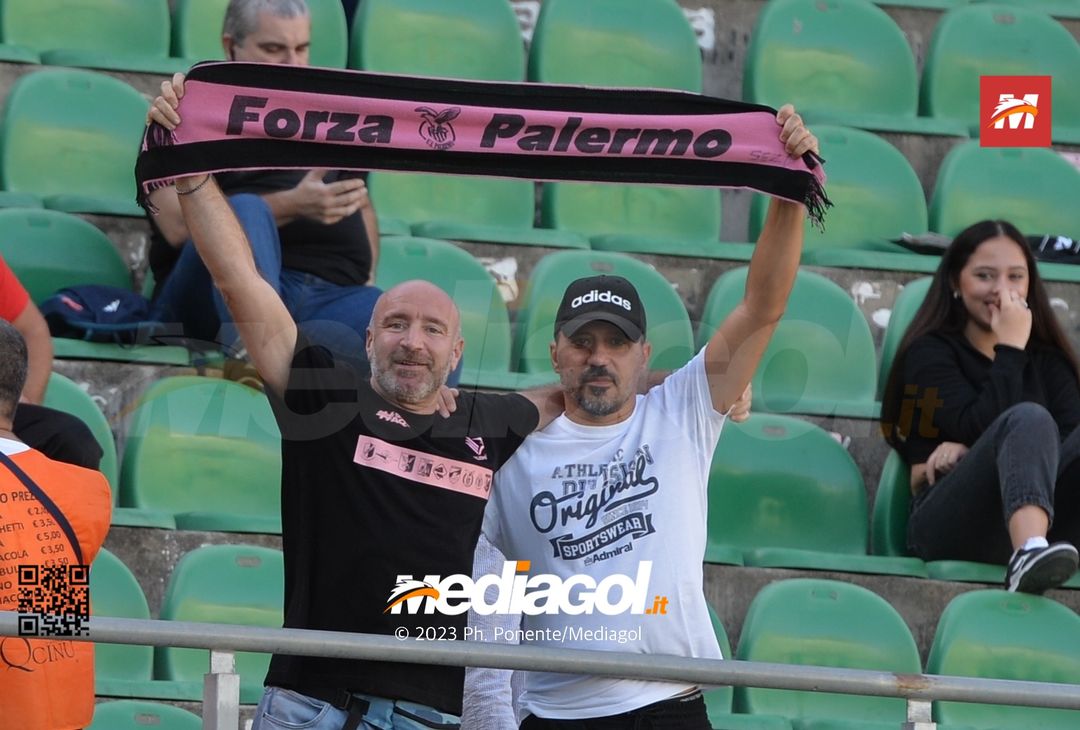 FOTOTIFO Palermo-Lecco, gli scatti ai tifosi al “Renzo Barbera” (GALLERY) - immagine 134
