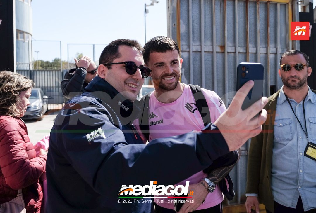 FOTO Cittadella-Palermo, la squadra in partenza dal “Renzo Barbera” (GALLERY) - immagine 6