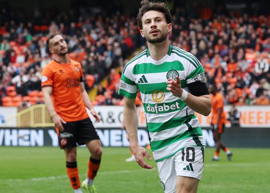 Nicolas Kuhn con la maglia del Celtic (Foto di Ian MacNicol/Getty Images) Il nuovo Como di Fabregas: ecco come giocherebbero oggi i lariani- immagine 4