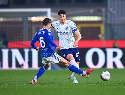 COMO, ITALIA - 03 MARZO: Alessandro Bastoni dell'FC Internazionale in azione durante la partita di Coppa Italia tra Como 1907 e FC Internazionale allo stadio Giuseppe Sinigaglia il 03 marzo 2026 a Como, Italia. (Foto di Mattia Pistoia - Inter/Inter via Getty Images) Noia, agonia e nulla. Como-Inter ci fa capire che la Coppa Italia non funziona- immagine 4