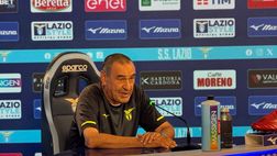 Lazio-Verona, Sarri in conferenza: “Castellanos roba seria, gli chiedo più gol. L’Olimpico…”
