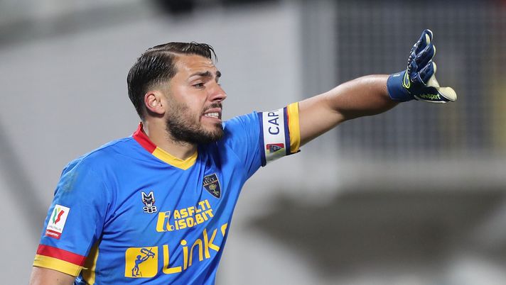 LA SPEZIA, ITALY - DECEMBER 16: Marco Bleve of US Lecce in action during the Coppa Italia match between Spezia and Lecce at Stadio Alberto Picco on December 16, 2021 in La Spezia, Italy. (Photo by Gabriele Maltinti/Getty Images) Bleve, portiere Carrarese: “Non vogliamo fare brutta figura con la Fiorentina” - immagine 1