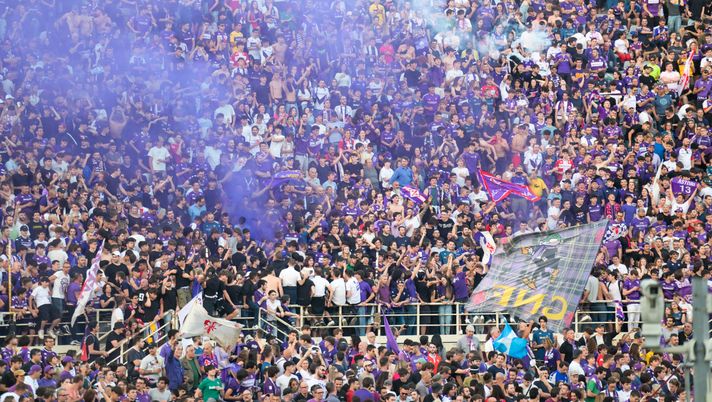 GERMOGLI PH: 7 GIUGNO 2023 FIRENZE STADIO ARTEMIO FRANCHI TIFOSI ALLO STADIO PER VEDERE LA PARTITA FINALE DI CONFERENCE LEAGUE FIORENTINA VS WEST HAM A PRAGA Abbonamenti, crescono i numeri in casa viola. E rispetto allo scorso anno… - immagine 1