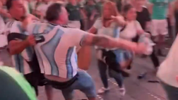 Mondiale 2026, tensione prima di Argentina-Algeria: rissa fra tifosi a New York VIDEO