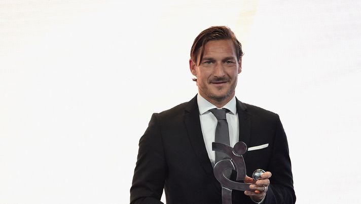 Totti torna alla Roma? Lui conferma: “Ne stiamo parlando, spero presto…” Francesco Totti