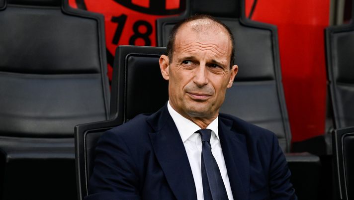 MILAN, ITALY - OCTOBER 08: head coach of Juventus Massimiliano Allegri looks on during the Serie A match between AC Milan and Juventus at Stadio Giuseppe Meazza on October 08, 2022 in Milan, Italy. (Photo by Daniele Badolato - Juventus FC/Juventus FC via Getty Images) Allegri