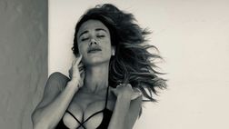 Diletta Leotta in versione sirena. La presentatrice incanta in costume, fisico top