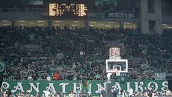 Il derby eterno delle punzecchiature tra Panathinaikos e Olympiacos nel basket greco