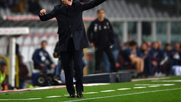 TURIN, ITALY - OCTOBER 22: Genoa CFC head coach Davide Ballardini shouts to his players during the Serie A match between Torino FC and Genoa CFC at Stadio Olimpico di Torino on October 22, 2021 in Turin, Italy. (Photo by Valerio Pennicino/Getty Images) Torino-Genoa 3-2, Ballardini: “Abbiamo avuto più occasioni noi del Torino” - immagine 1