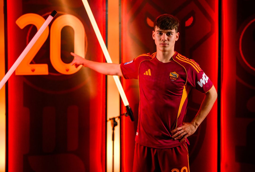 Roma, i primi scatti di Venturino con la maglia giallorossa – FOTO GALLERY- immagine 1