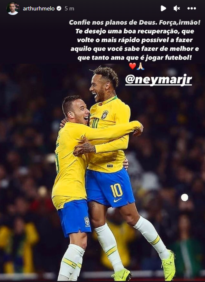 Neymar si rompe crociato e menisco, Arthur: “Forza fratello, tornerai presto” (FOTO)- immagine 2