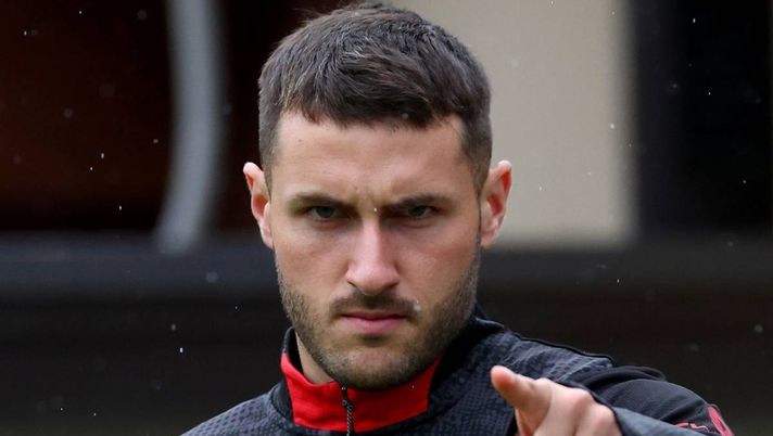 (NATALE) Gimenez futuro in bilico con il Milan: voi cosa fareste con il messicano? Vota il sondaggio