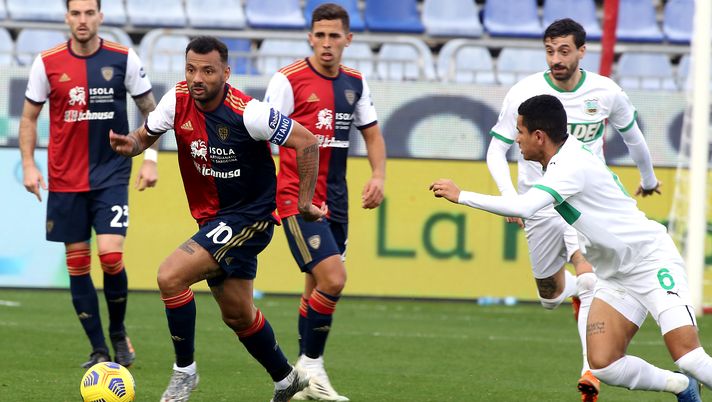 CAGLIARI, ITALY - JANUARY 31: Joao Pedro of Cagliari in action during the Serie A match between Cagliari Calcio and US Sassuolo at Sardegna Arena on January 31, 2021 in Cagliari, Italy. (Photo by Enrico Locci/Getty Images) Cagliari, l’attacco è spuntato: solo Joao Pedro a rete nelle ultime sei gare - immagine 1