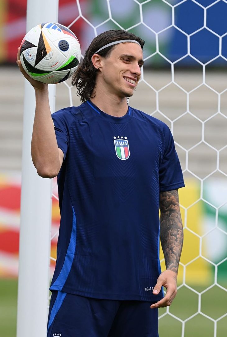 GALLERY Ultimo allenamento per l’Italia prima del debutto: c’è anche Buongiorno - immagine 3