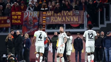 ROME, ITALY - MAY 02: Robert Andrich of Bayer Leverkusen celebrates scoring his team's second goal with teammate Jeremie Frimpong during the UEFA Europa League 2023/24 Semi-Final first leg match between AS Roma and Bayer 04 Leverkusen at Stadio Olimpico on May 02, 2024 in Rome, Italy. (Photo by Paolo Bruno/Getty Images)