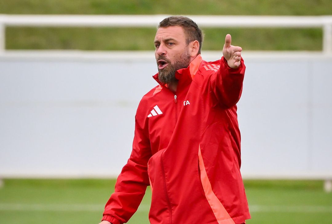 Ritiro Roma, Dovbyk scalda i motori: le indicazioni di De Rossi – FOTO GALLERY - immagine 61