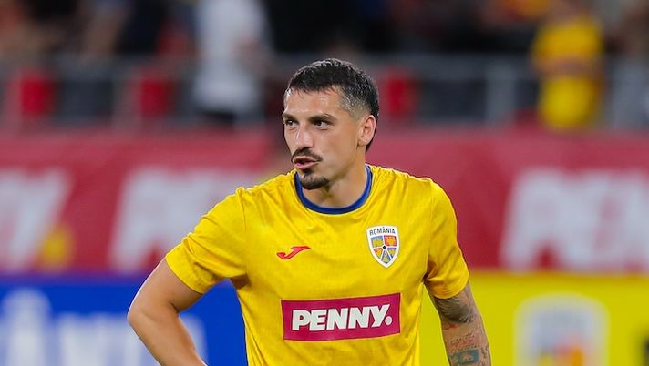 BUCHAREST, ROMANIA - JUNE 04: Nicolae Stanciu of Romania is seen during the warm-up ahead the international friendly match between Romania and Bulgaria at Stadionul Steaua on June 04, 2024 in Bucharest, Romania. (Photo by Vasile Mihai-Antonio/Getty Images) UFFICIALE – Genoa, arriva Nicolae Stanciu dal 1° luglio: chi è il nuovo giocatore rossoblù - immagine 1