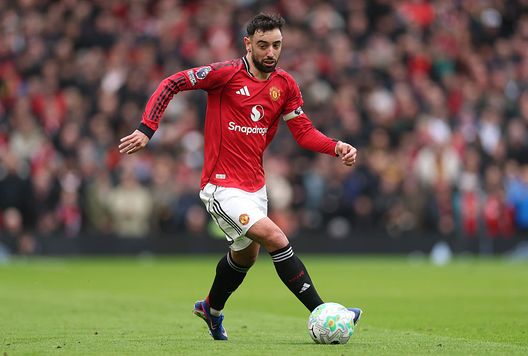 MANCHESTER, INGHILTERRA - 15 MARZO: Bruno Fernandes del Manchester United in azione durante la partita di Premier League tra Manchester United e Aston Villa all'Old Trafford il 15 marzo 2026 a Manchester, Inghilterra. (Foto di Stu Forster/Getty Images) Bruno Fernandes Manchester United