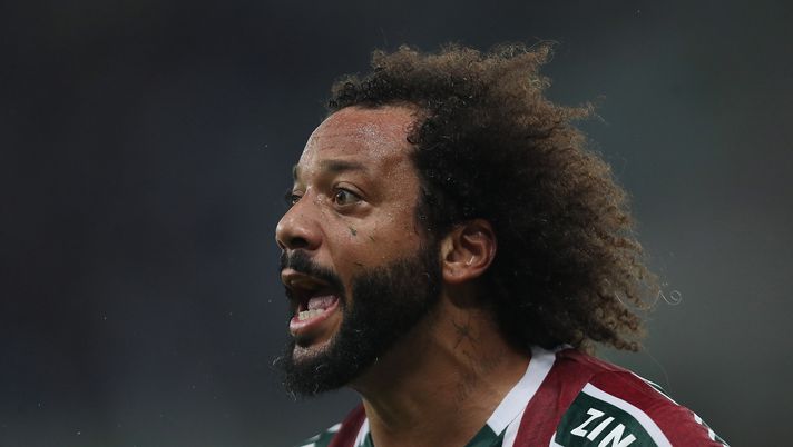RIO DE JANEIRO, BRAZIL - OCTOBER 3: Marcelo of Fluminense reacts during the match between Fluminense and Cruzeiro as part of Brasileirao 2024 at Maracana Stadium on October 3, 2024 in Rio de Janeiro, Brazil. (Photo by Wagner Meier/Getty Images) Marcelo, l’incredibile litigio con l’allenatore e l’addio ufficiale al Fluminense - immagine 1