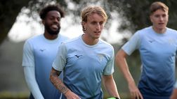 Lazio-Como, trattenuta vistosa di Rovella su Diao: ammonito, torna in diffida