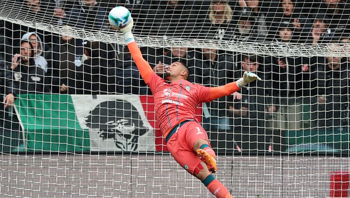 Maignan Post Maignan? Viviano gioca per il Milan il 'derby' fra Caprile e Suzuki