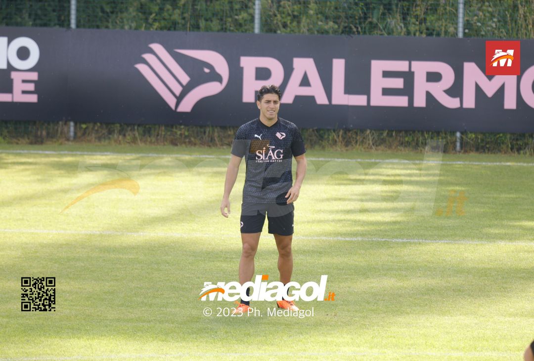 FOTO Ritiro Palermo, day 2: partitella e colloquio Corini-Rinaudo (Gallery) - immagine 4