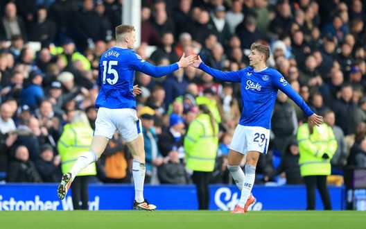 LIVERPOOL, INGHILTERRA - MARZO 15: Lindstrom con la maglia dell'Everton. (Foto di Carl Recine/Getty Images) Napoli, rientra Lindstrom: l’Everton non esercita il riscatto- immagine 2