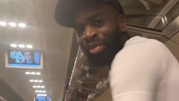 VIDEO – Ikonè dimentica l’errore e diventa rapper davanti ai suoi compagni