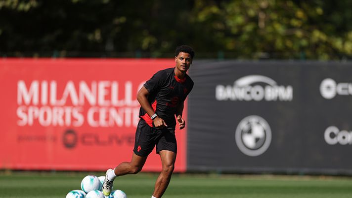 CAIRATE, ITALY - AUGUST 15: Koni De Winter of AC Milan in action during AC Milan Training Session at Milanello on August 15, 2025 in Cairate, Italy. (Photo by Claudio Villa/AC Milan via Getty Images) milan